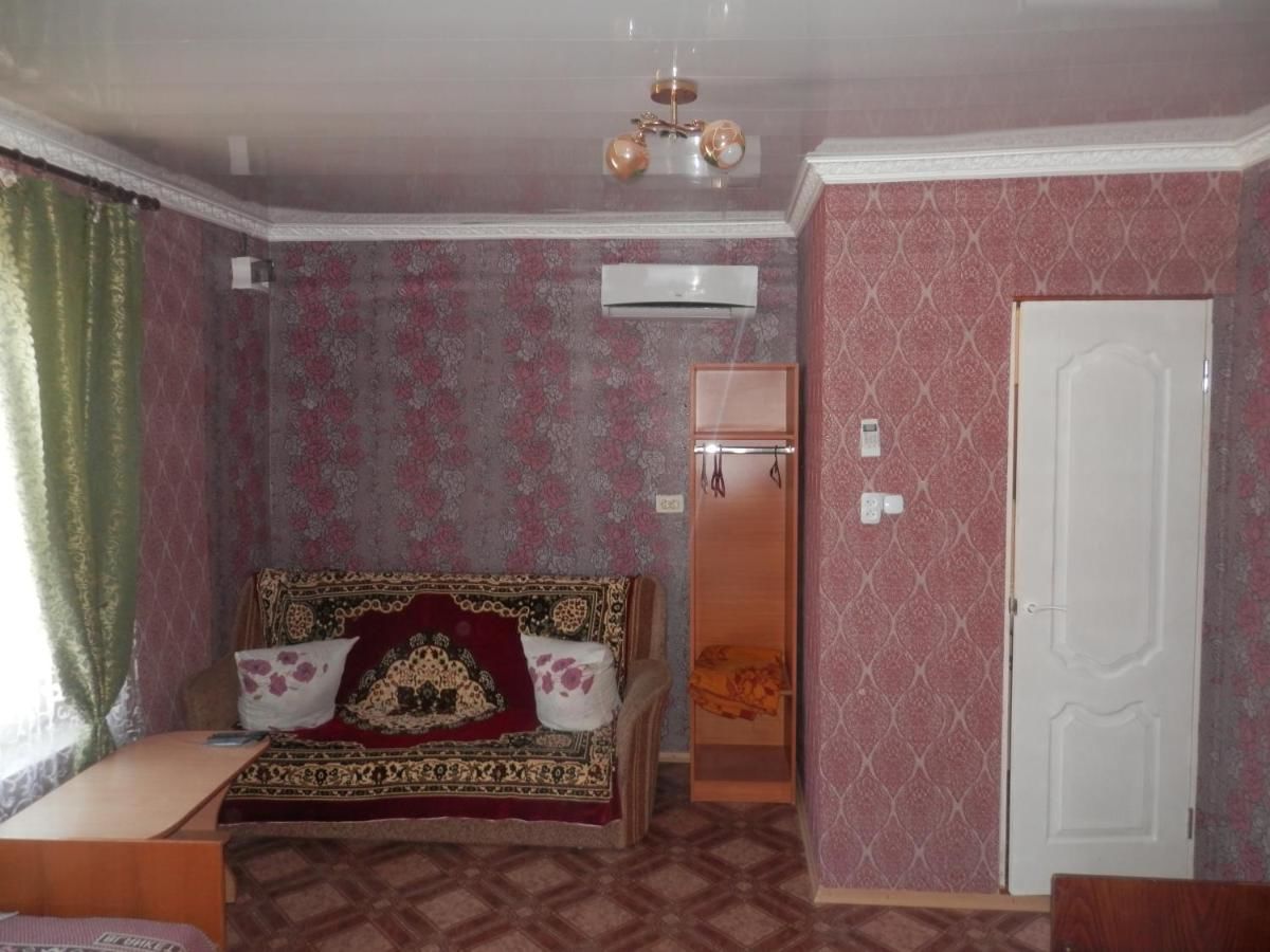 Гостевой дом У ЛЮБАШИ Железный Порт